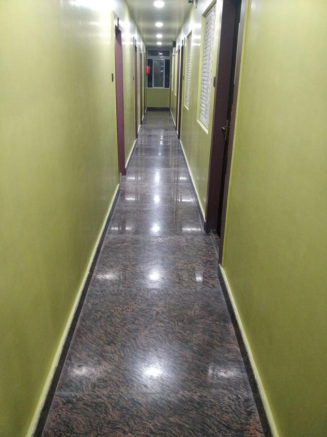 שילונג Oyo 16871 Anant Home Stay מראה חיצוני תמונה