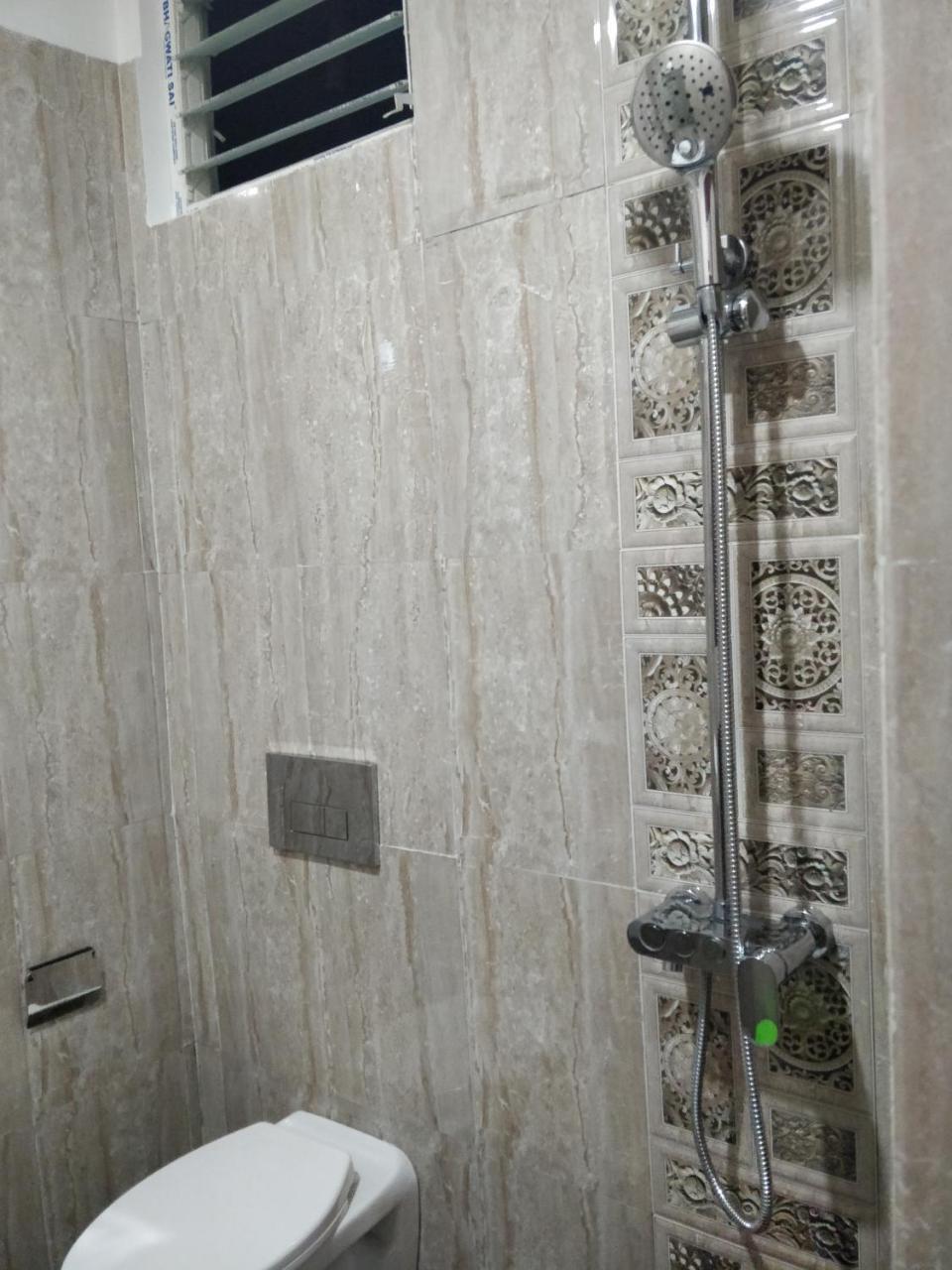 שילונג Oyo 16871 Anant Home Stay מראה חיצוני תמונה