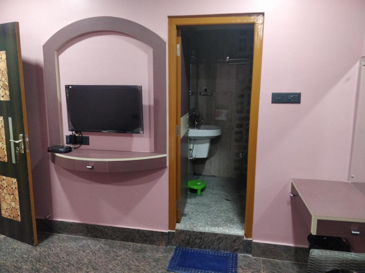 שילונג Oyo 16871 Anant Home Stay מראה חיצוני תמונה