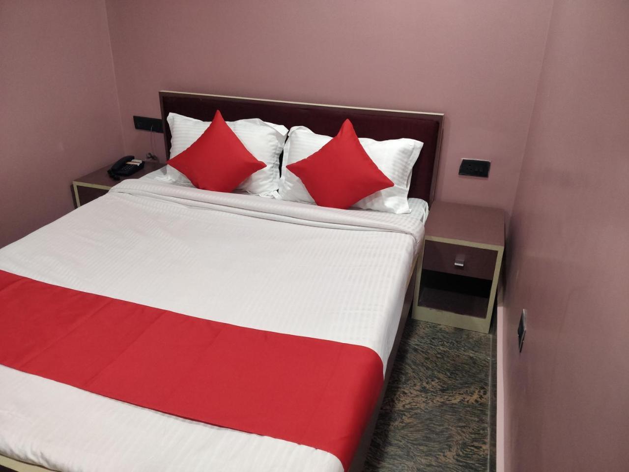 שילונג Oyo 16871 Anant Home Stay מראה חיצוני תמונה